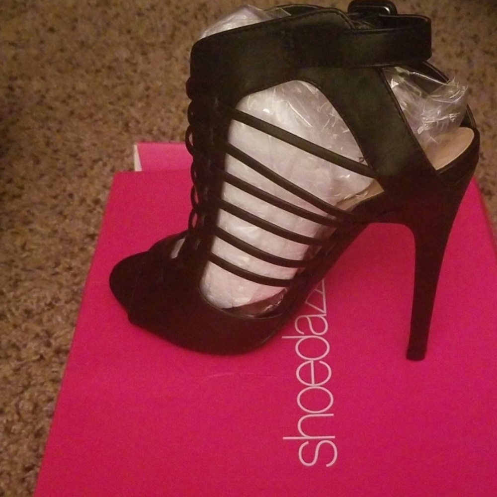 Shoedazzle Black Cadence